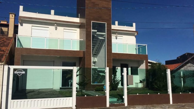 Sobrado 4 Quartos em Centro, Tramandai